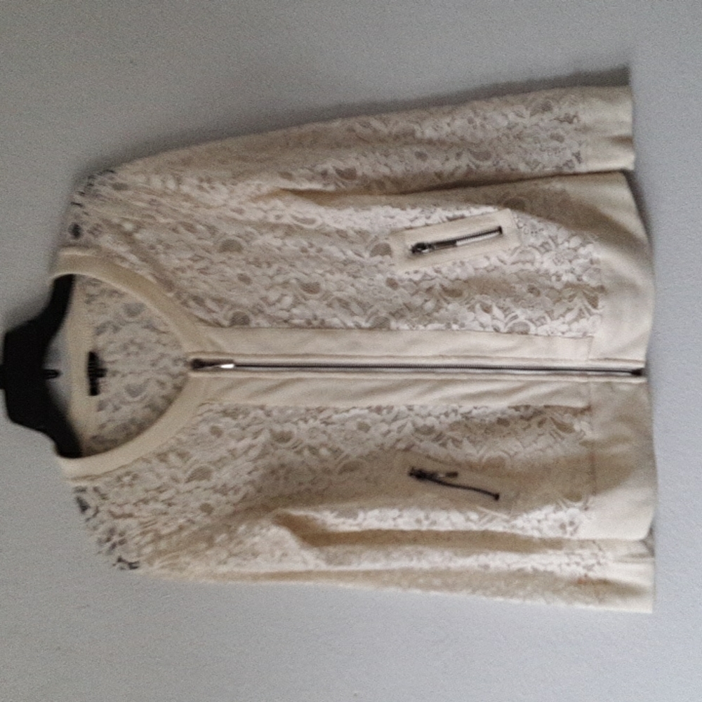 Panitti lacy zip up jacket/top size small